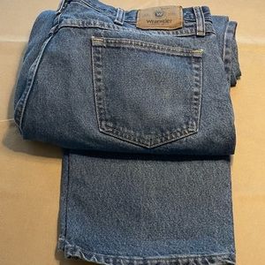 Men’s Wrangler Jeans - 38 x 32 relaxed fit